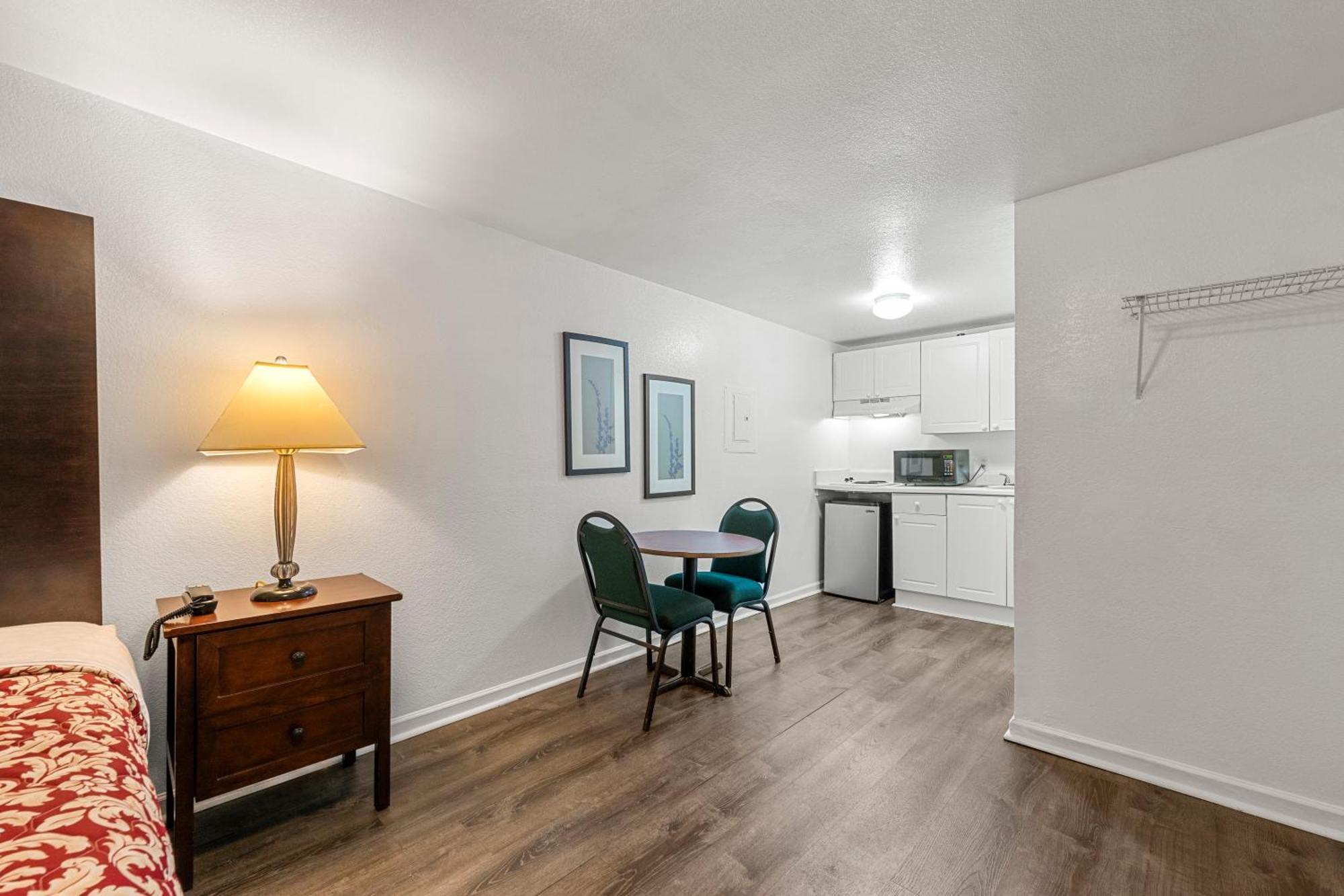 Extended Stay Studios Монтгомери Экстерьер фото