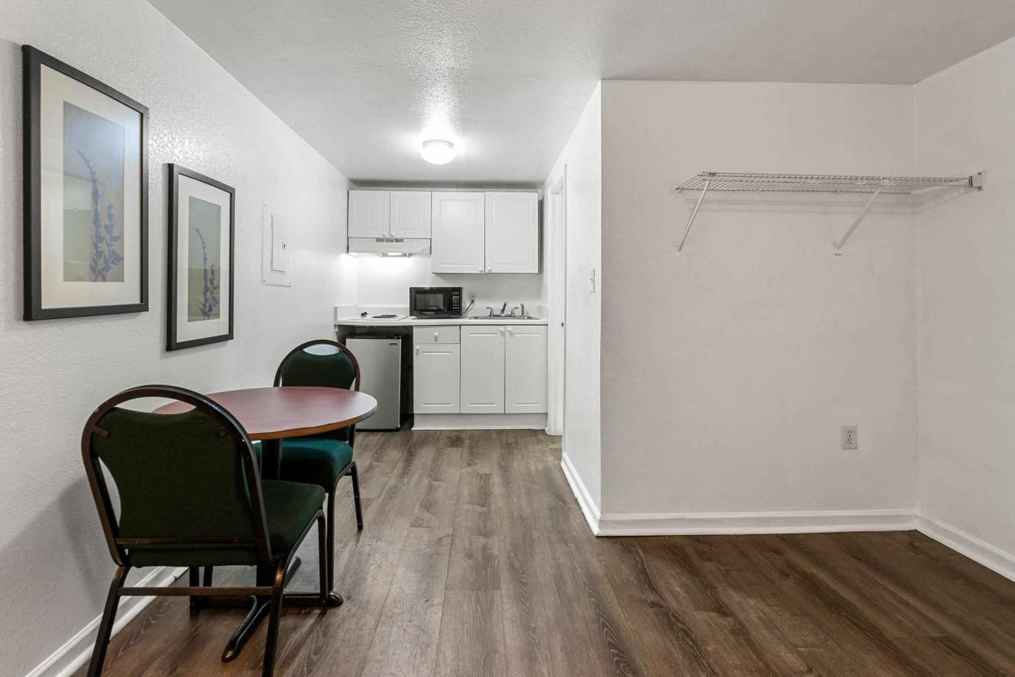 Extended Stay Studios Монтгомери Экстерьер фото